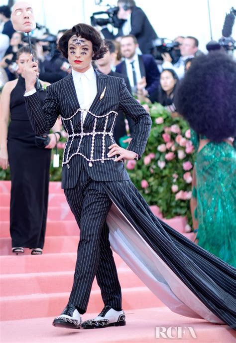 ezra miller met gala red carpet.